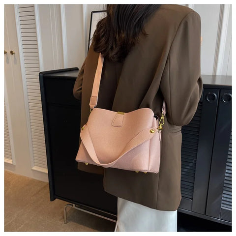 2026 New Trendy Fashion Handheld Bucket Bag Large Capacity Crossbody Bag for Women High-end Feel Women's Bag