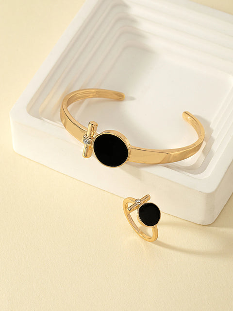 Fashionable, Personalized, Exquisite and Luxurious Bracelet and Ring Set