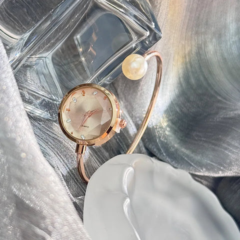 Minimalist Women Pearl Bracelet Watch Rhinestone Small Dial Quartz Wristwatch Luxury Design Elegant Ladies Clock Gifts