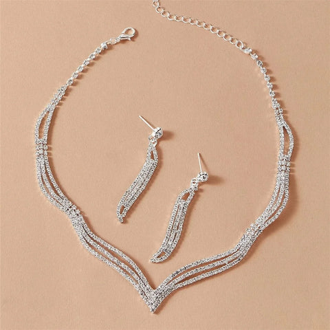 Women's fashion design jewelry set, simple and versatile, light luxury style, sparkling accessories