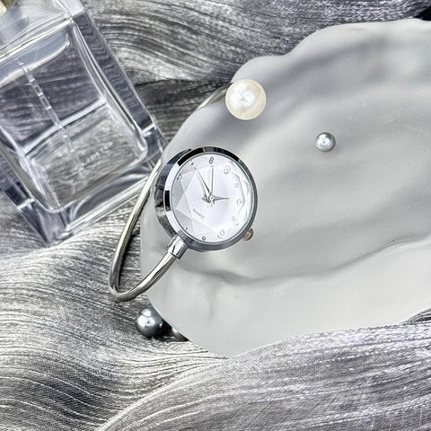 Minimalist Women Pearl Bracelet Watch Rhinestone Small Dial Quartz Wristwatch Luxury Design Elegant Ladies Clock Gifts